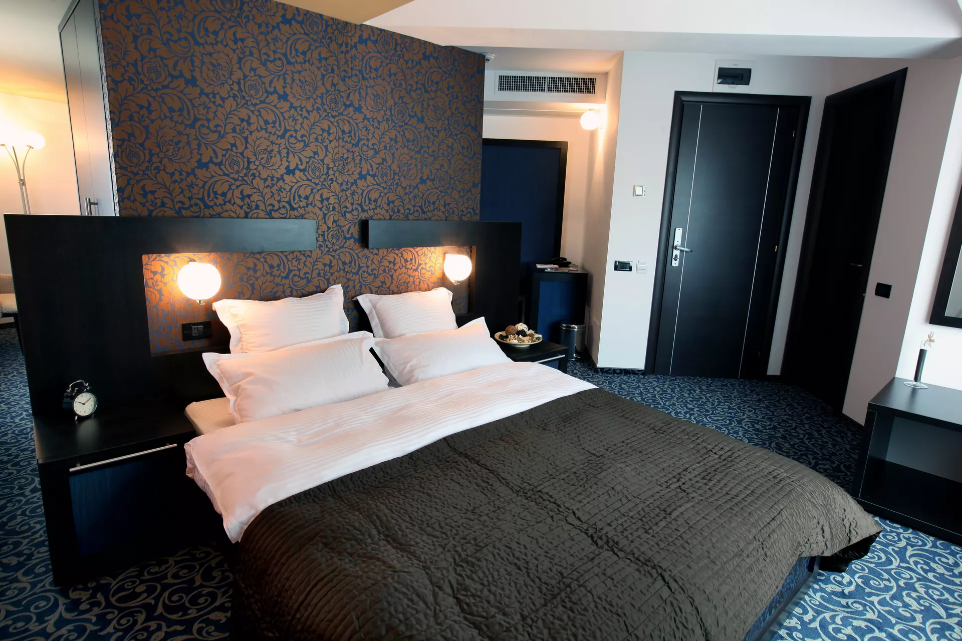 Executive Room - Image 3